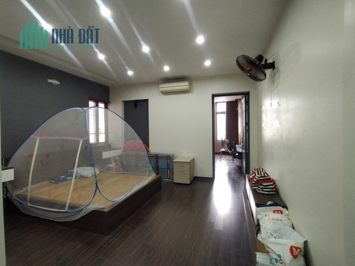 Chính chủ bán lỗ gấp căn nhà 50m2-7.5 tỷ Ngõ 293 Thạch Bàn kinh doanh oto tránh