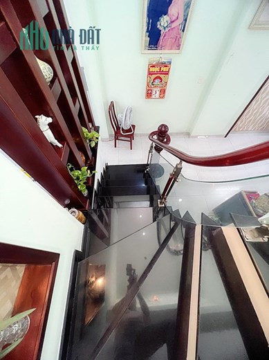 SÁT VÁCH QUẬN 7 - CHÍNH CHỦ TRANG BÌA - 70M2 NGANG 4M HẼM Ô TÔ 7M CHỈ 5 TỶ X.