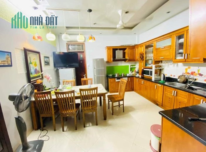 Thua lỗ CK bán Gấp nhà mặt phố Quang Trung sầm uất gần Ngô Thì Nhậm, MT 5m, 42m2 chỉ 9.38 tỷ.