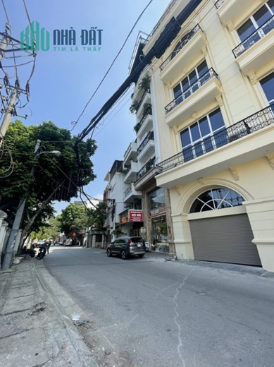 Bán nhà 5 tầng Ngọc Thụy,Long Biên 30m2,Mt 3.7m ,gần chợ nhỉnh 3 tỷ