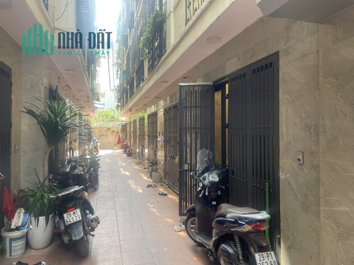 Bán nhà 5 tầng Ngọc Thụy,Long Biên 30m2,Mt 3.7m ,gần chợ nhỉnh 3 tỷ
