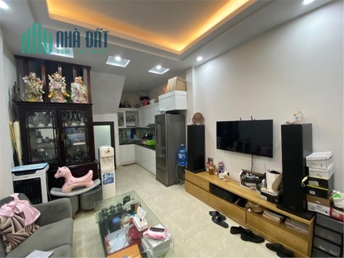 LẠI 1 SIÊU PHẢM MỚI RA LÒ- BỒ ĐỀ,LONG BIÊN
31M - 5 TẦNG - 3.6 TỶ