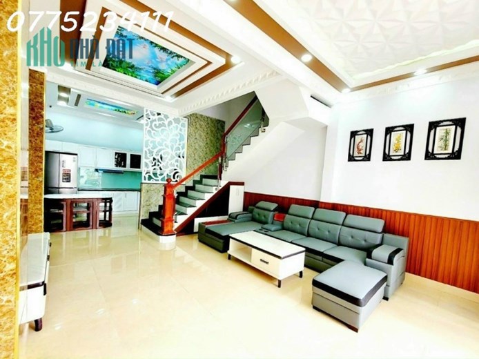 Ngộp bank cần bán nhà 3 tầng MT HXH 6m, 51m2, 4.9x11 Huỳnh Tấn Phát 5.2 tỷ TL