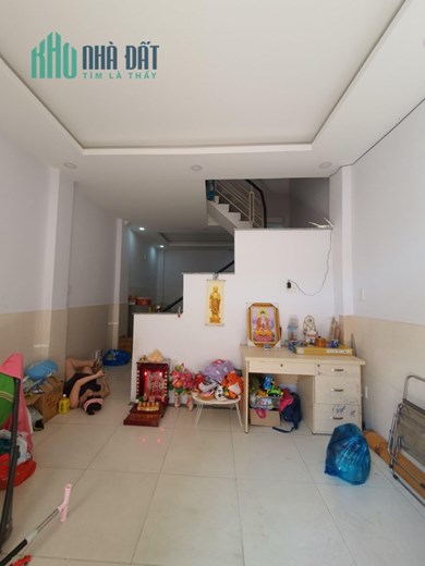 Bán gấp nhà Âu Cơ Tân Phú Sát vách Tân Bình 40m2,2 Tầng Chỉ 3tỷ