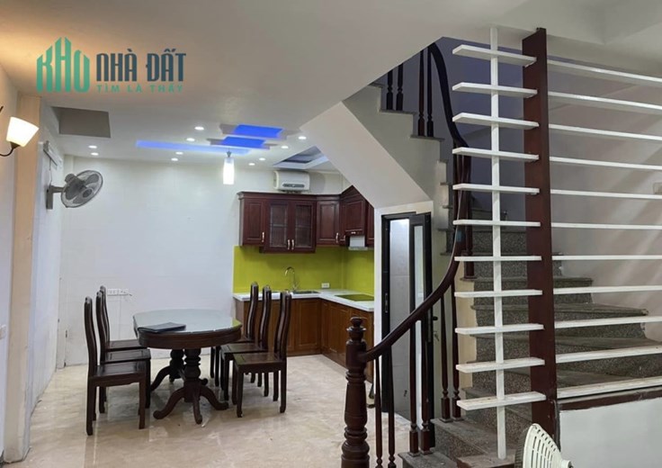 BÁN GẤP NHÀ 5 TẦNG PHỐ NGUYỄN VĂN HUYÊN – NHÀ ĐẸP DÂN XÂY – Ô TÔ GẦN – 37M2, 4.65 TỶ