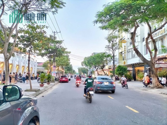 Giảm 3 tỷ. Bán nhà 4 tầng MT Hà Huy Tập. 80m2. MB rộng. Dòng tiền 35 Tr/T