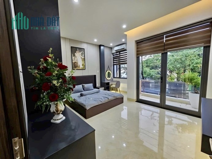 Giảm 3 tỷ. Bán nhà 4 tầng MT Hà Huy Tập. 80m2. MB rộng. Dòng tiền 35 Tr/T