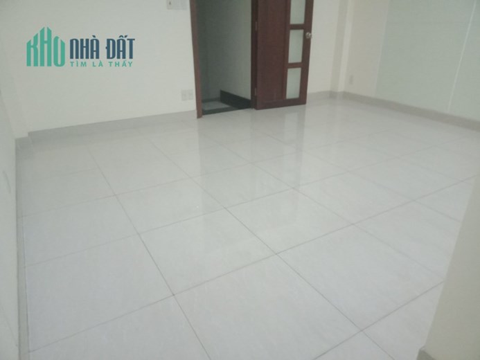 Cho Thuê Phòng Trọ Thoáng Mát Sạch Sẽ Có Máy Nước Nóng Lạnh Ngay Mặt Tiền Đoàn Văn Bơ, Quận 4