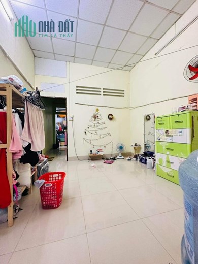 CHỦ ĐỊNH CƯ GẤP BÁN NHÀ HXH LẠC LONG QUÂN, Q11, GIÁ RẺ BẤT NGỜ.