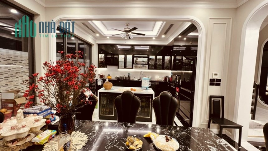 Biệt Thự Đơn Lập KĐT Việt Hưng Khu VIS View Vườn Hoa, 243m2, 3,5Tầng, MT 15,2m, Gía 36 Tỷ.