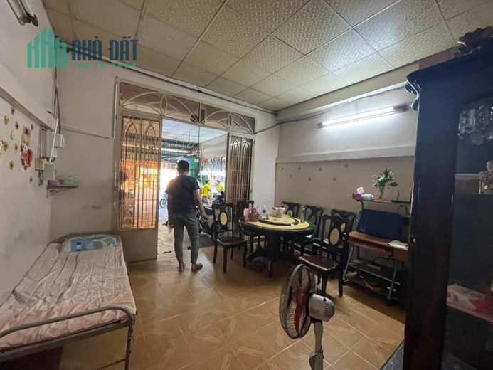 Bán nhà Mặt tiền đường Âu Cơ ngay Bàu Cát - Đồng Đen, 8x22m, 2 Tầng cũ, 24.9 tỷ (TL)