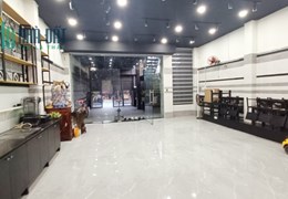 Bán nhà 2 mặt tiền đang kinh doanh, đường Lã Xuân Oai, Long Trường, Thủ Đức.