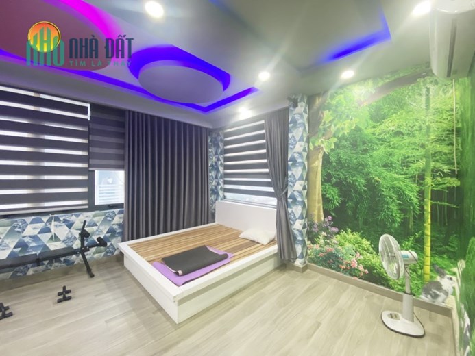 Bán nhà 2 mặt tiền đang kinh doanh, đường Lã Xuân Oai, Long Trường, Thủ Đức.