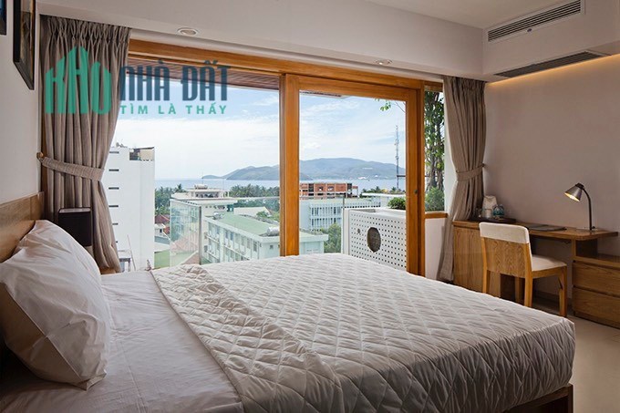 Bán gấp khách sạn 3* khu phố tây, hướng Đông Nam, Trung Tâm TP. Nha Trang giá giảm sâu