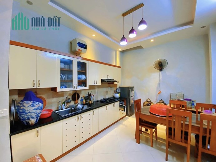 Bán nhà Mễ Trì Thượng, Từ Liêm 42m2, 4tầng Ngõ thông cách Ô tô tránh 1nhà