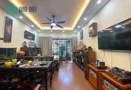 Cần tiền bán gấp nhà Mặt phố Trần Phú giá 13.5 tỷ, 25mx5 tầng, Hè 2,2m.