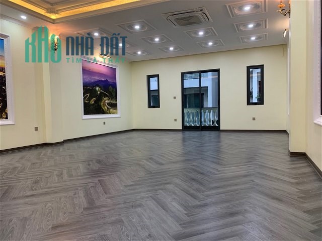 Bán nhà Phạm Văn Đồng lô góc-vỉa hè –kinh doanh-thang máy 69m 7tầng 12.6tỷ