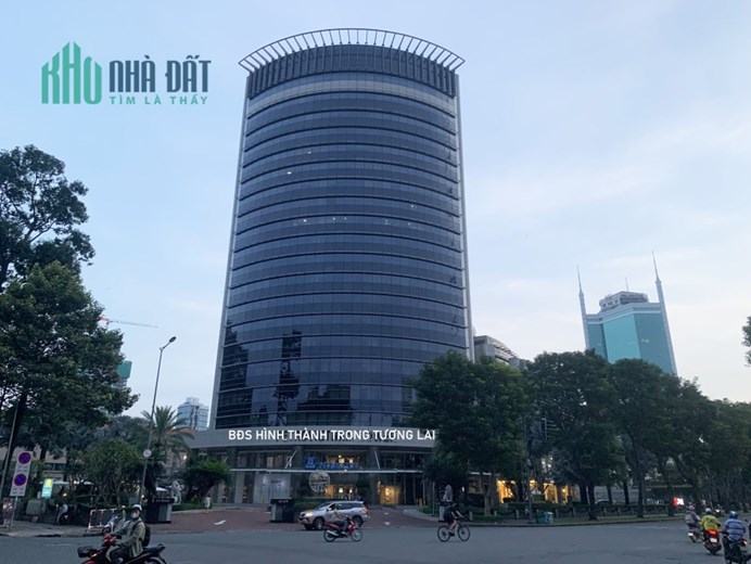 VỊ TRÍ ĐẮC ĐỊA - PHÙ HƠP XÂY TÒA NHÀ  BUIDINH - NGANG 11M NGAY NGÃ 5.