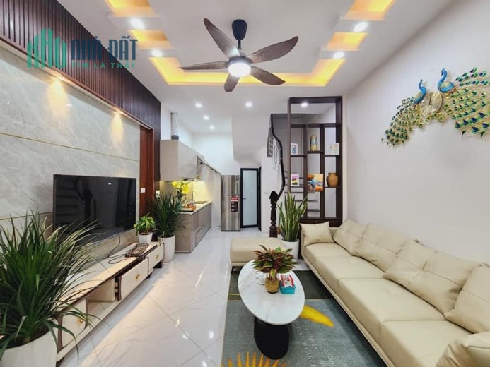 Bán nhà phố Trương Định, 35 m x 5, ngõ thông, nhà mới, giá 3 tỷ 750
