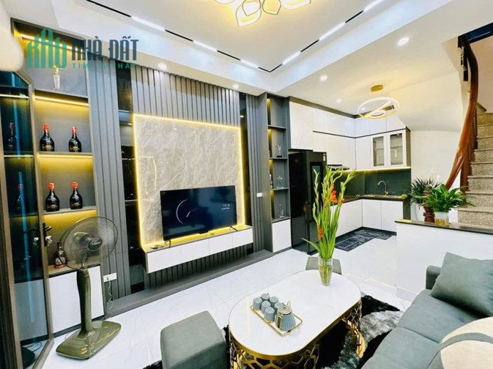 Nhỉnh 3 TỶ có nhà đẹp Thanh Trì Ô TÔ đỗ cổng , 3 bước ra đường VŨ LĂNG
