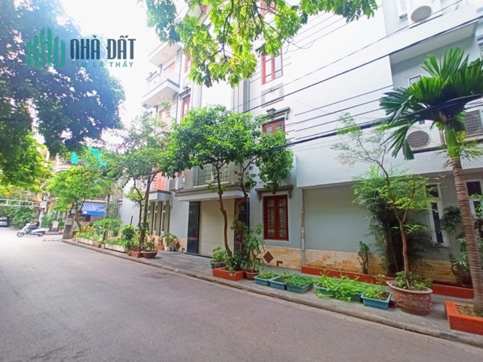 Bán nhà mặt đường Tô Vũ - 193 Văn Cao, 83m 5 tầng GIÁ 9.2 tỉ đang cho thuê, lô góc