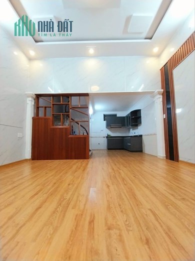 Bán nhà ngõ 285 Miếu Hai Xã, 40m 3 tầng GIÁ 1.8 tỉ, căn trong cùng
