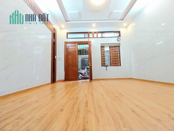 Bán nhà ngõ 285 Miếu Hai Xã, 40m 3 tầng GIÁ 1.8 tỉ, căn trong cùng