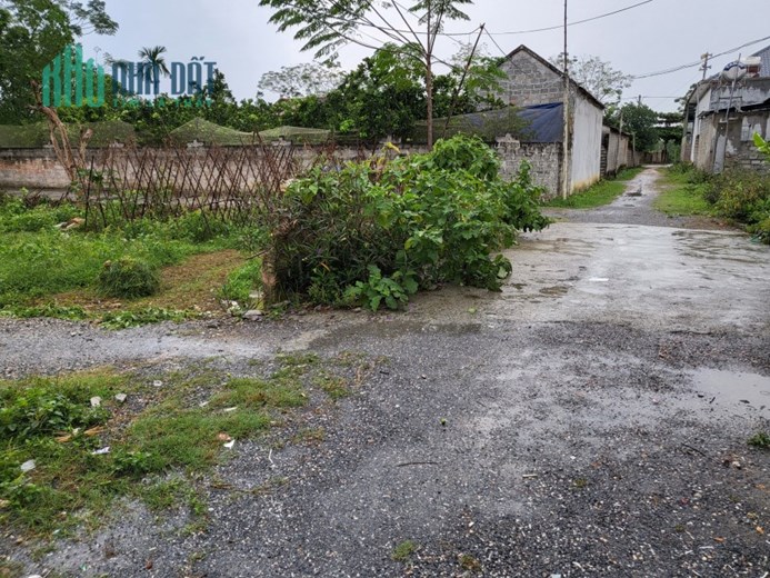 150m - mặt tiền chính 10m - lô góc - chỉ hơn 700 triệu

- Chủ tách bán lô đất 150m, có 60m thổ cư
-