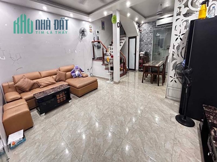 Bán nhà Thiên Lôi, 60m 4 tầng GIÁ 3.4 tỉ full nội thất, đang cho thuê lâu dài