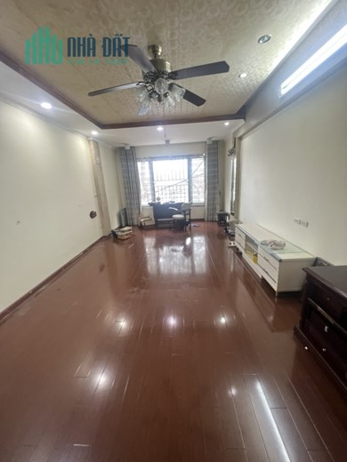 Cho thuê nhà MP Mai Anh Tuấn, Đống Đa mặt hồ Hoàng Cầu.65mx5T 6PN 25 tr cafe VP homestay