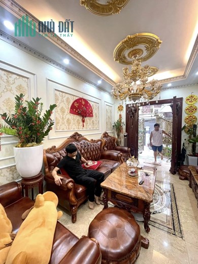 Nội Thất Tiền Tỷ, Nhà Đẹp Lung Linh chỉ 10,5 tỷ, Thang Máy Hiện Đại