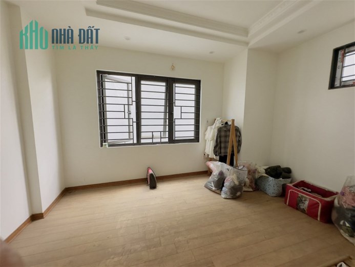 BÁN NHÀ TỨ HIỆP, THANH TRÌ 45M2, 5 TẦNG, 3 NGỦ, 4 WC, GIÁ 3XX TỶ, VÀI CHỤC MÉT RA PHỐ