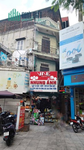 Chính chủ cần bán nhà tại mặt phố Lê Thanh Nghị, 2 mặt tiền. Diện tích 111m2, vỉa hè 5m. Sổ đỏ