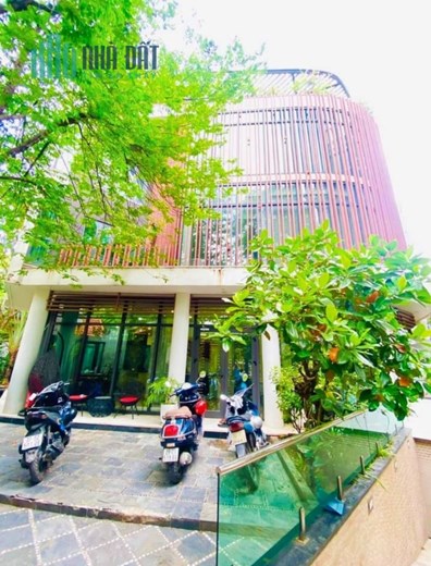 ĐẸP, Ở ĐẲNG CẤP biệt thự sân vườn KĐT Dịch Vọng Cầu Giấy, full nội thất, 268m5t có hầm 76 tỷ