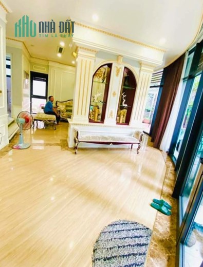 ĐẸP, Ở ĐẲNG CẤP biệt thự sân vườn KĐT Dịch Vọng Cầu Giấy, full nội thất, 268m5t có hầm 76 tỷ