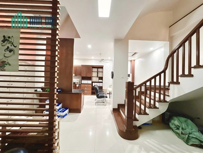 O9 Z6 Z8 5559. Bán nhà Trung Kính DT 75m², 5 tầng, MT 6m, giá 27.5 tỷ Cầu Giấy. Mới nhất