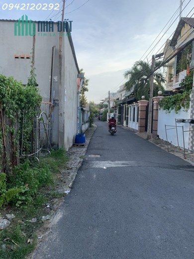 Cần bán đất lô góc 200m2 hẻm 23 Lê Thị Trung, P. Phú Lợi, Thủ Dầu Một 0942 120 292