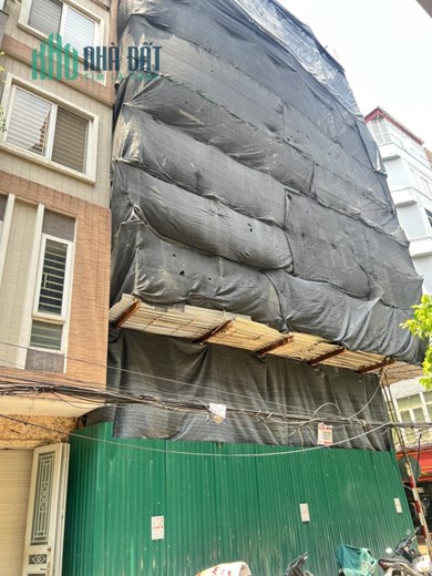 TÒA VĂN PHÒNG LÔ GÓC - PHỐ HOÀNG CẦU - VỊ TRÍ XÂY TOÀ NHÀ 9 TẦNG. 95M X 9T. GIÁ 44 TỶ