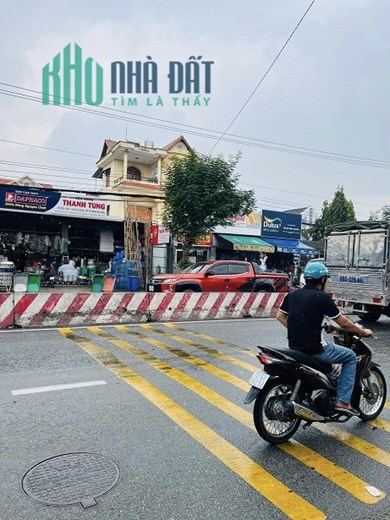 Cho thuê nhà ngay mặt tiền đường lớn ĐT743, ngã tư Cửu Long, Bình Hoà, Thuận An.