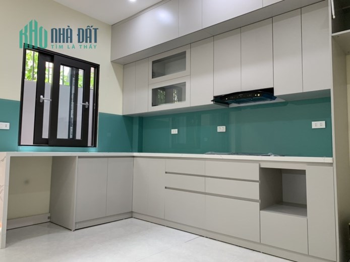 Bán nhà gần phố Ngọc Thuỵ, Dt 58m, nhà 4 tầng, giá hơn 5 tỷ.