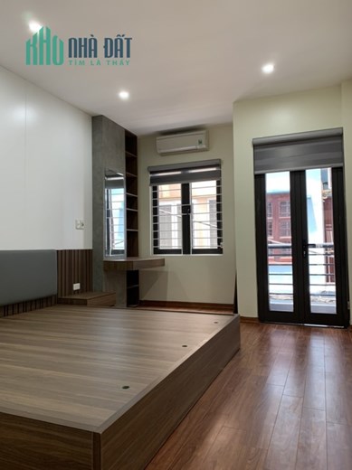 Bán nhà gần phố Ngọc Thuỵ, Dt 58m, nhà 4 tầng, giá hơn 5 tỷ.