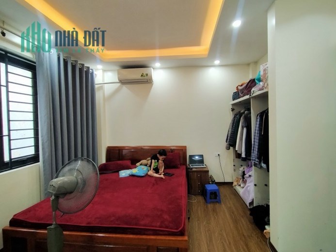 Bán nhà đẹp 4 tầng Thạch Bàn,Long Biên 31m2,Mt4.7m gần oto hơn 2.8 tỷ
