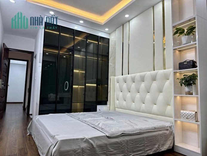 HOÀNG VĂN THÁI - PHÂN LÔ - Ô TÔ TRÁNH 20M - NỘI THẤT XỊN - NHÀ MỚI - DT 42M x4 TẦNG -GIÁ NHỈNH 5 TỶ