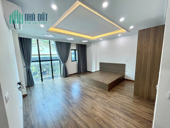 Bán tòa 9 tầng thang máy phố Hoàng Quốc Việt, Cầu Giấy, sổ phân lô, 90m, MT 8m, 32 tỷ.