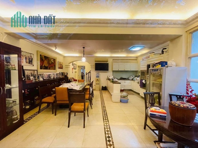 Biệt thự VIP Quận Hoàn Kiếm 160 tỷ - Khu đẹp lô sau mặt đường Nguyễn Du