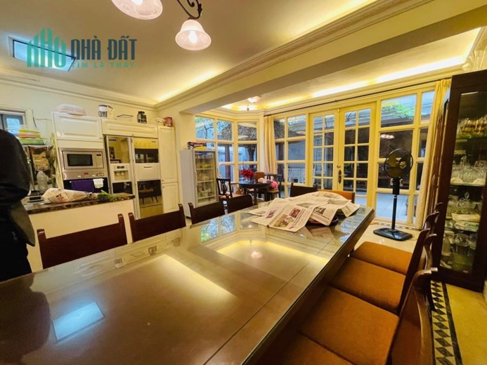 Biệt thự VIP Quận Hoàn Kiếm 160 tỷ - Khu đẹp lô sau mặt đường Nguyễn Du