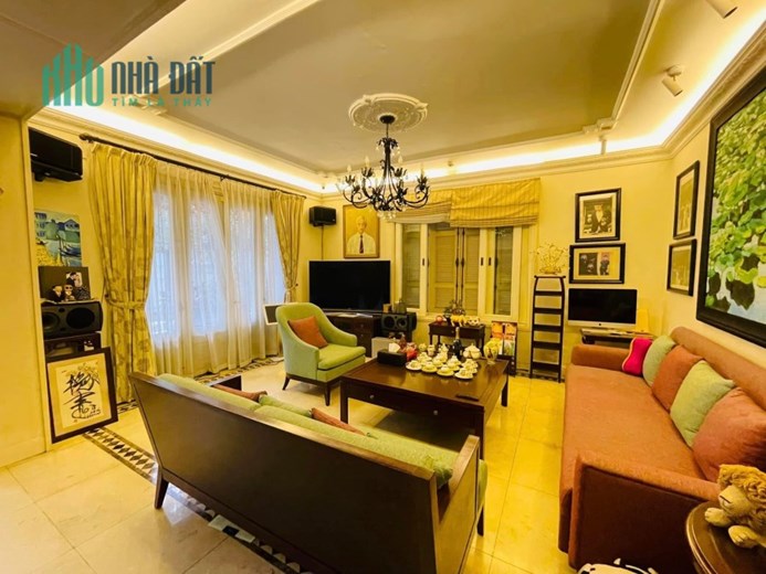 Biệt thự VIP Quận Hoàn Kiếm 160 tỷ - Khu đẹp lô sau mặt đường Nguyễn Du