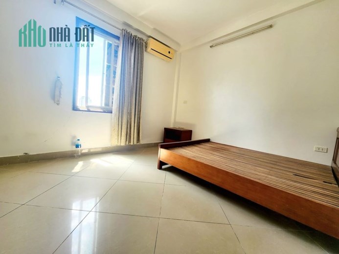 Bán nhà mặt phố Tôn Đức Thắng, Đống Đa, xác định bán đất, 136m, Mật Tiền 22m, 70 tỷ.