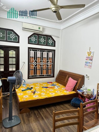 HIẾM - HOÀNG CẦU - LÔ GÓC - 2 THOÁNG - NGÕ THÔNG - GẦN PHỐ - DT 45M GIÁ NHỈNH 6 TỶ