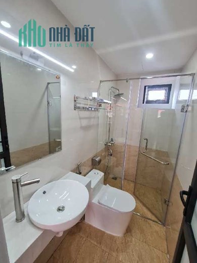 Bán nhà Chợ Vẽ Đông Ngạc, Từ Liêm, Lô Góc Sát Bãi Gửi Ô Tô 42m2, 6 Tầng, MT 5m 4.2 Tỷ.